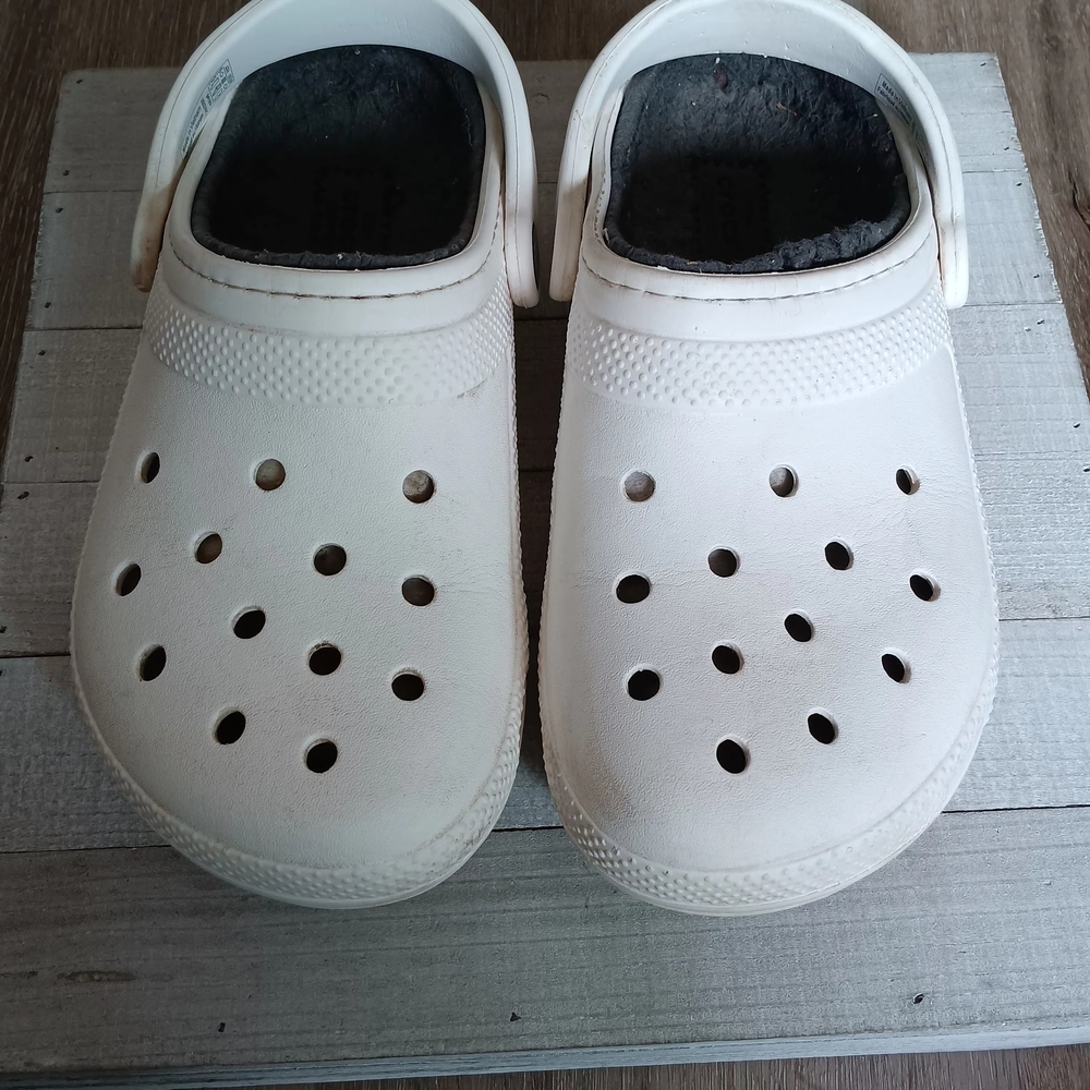 CROCS White Slippers Classic Foam Design Sz M/5 W/6